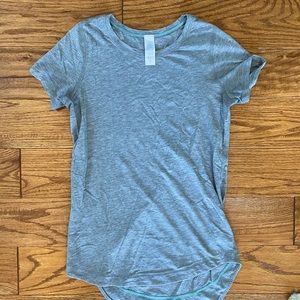 Ivivva grey t-shirt
